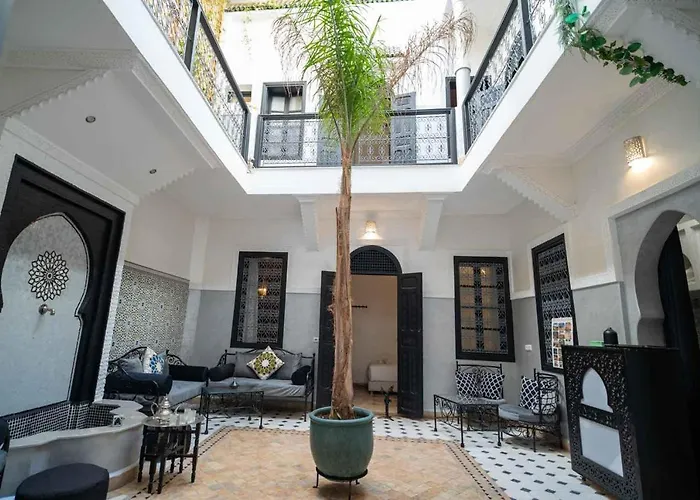 Riad étoile ocre